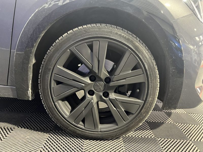 Peugeot 208 1.2i 130ch S&S GT EAT8 | Entretien OK | Toit panoramique | Boite automatique