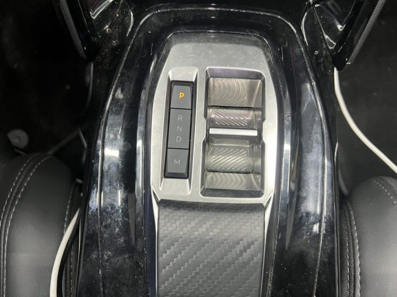 Peugeot 208 1.2i 130ch S&S GT EAT8 | Entretien OK | Toit panoramique | Boite automatique