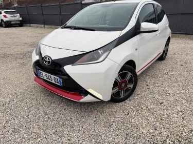 TOYOTA AYGO II 1.0 VVT-I 69CH X-PLAY 5P 2017