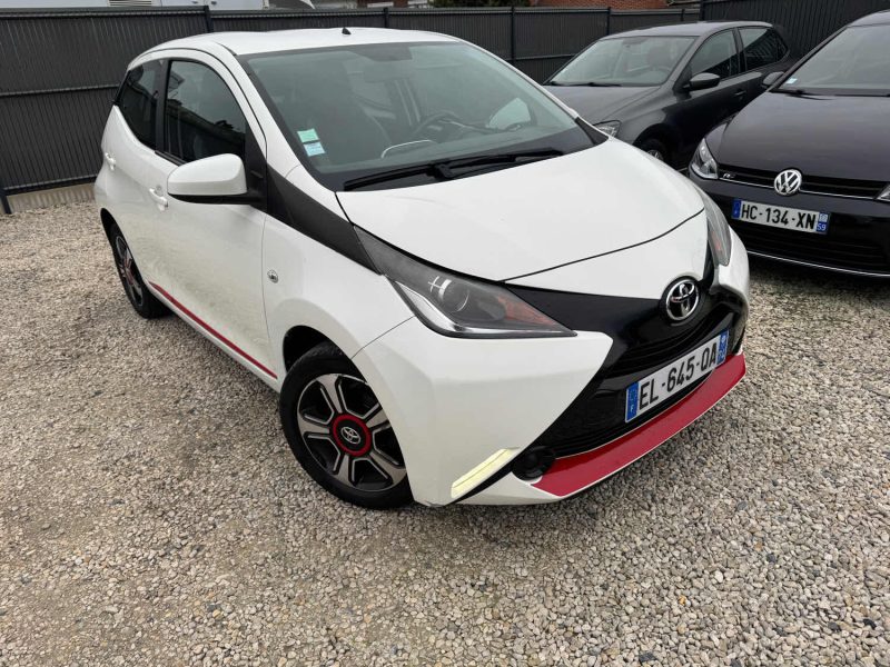 TOYOTA AYGO II 1.0 VVT-I 69CH X-PLAY 5P 2017