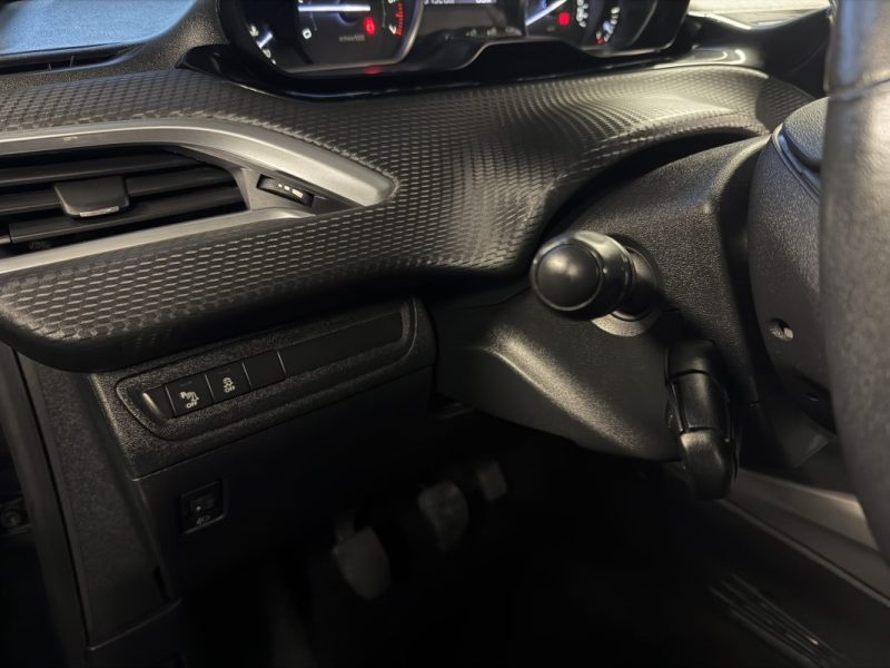 PEUGEOT 2008 1.2 82 Cv 1ERE MAIN / ECRAN GPS TACTILE REGULATEUR LIMITEUR CRIT AIR 1 - GARANTIE 1 AN