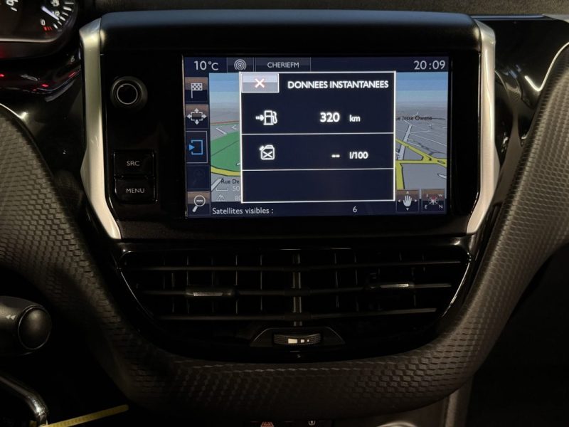 PEUGEOT 2008 1.2 82 Cv 1ERE MAIN / ECRAN GPS TACTILE REGULATEUR LIMITEUR CRIT AIR 1 - GARANTIE 1 AN