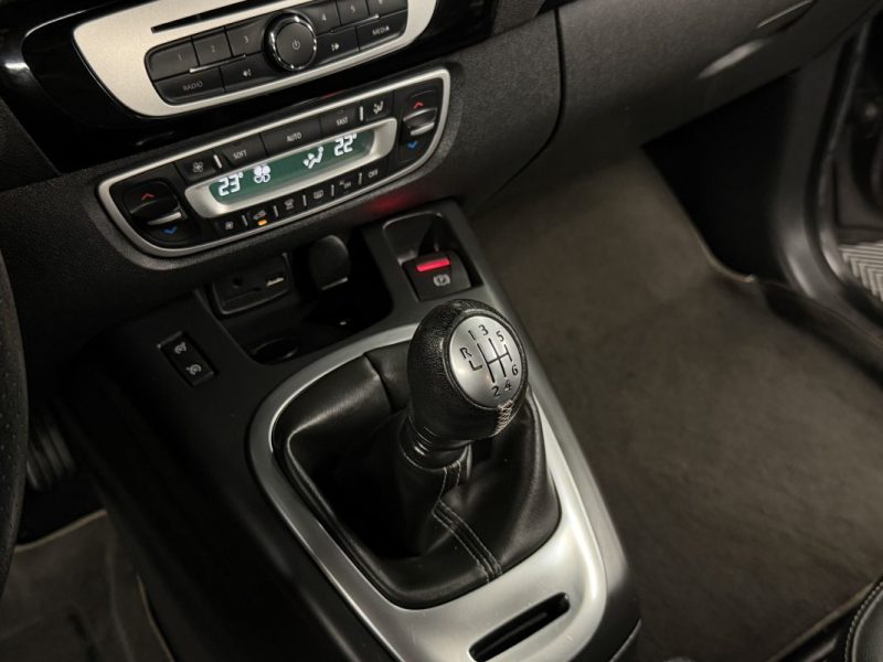 RENAULT GRAND SCENIC III BOSE 1.6 DCI 130 Cv 1ERE MAIN 7 PLACES 59 100 Kms TOI OUVRANT - Garantie1an