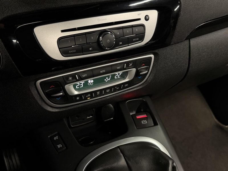 RENAULT GRAND SCENIC III BOSE 1.6 DCI 130 Cv 1ERE MAIN 7 PLACES 59 100 Kms TOI OUVRANT - Garantie1an