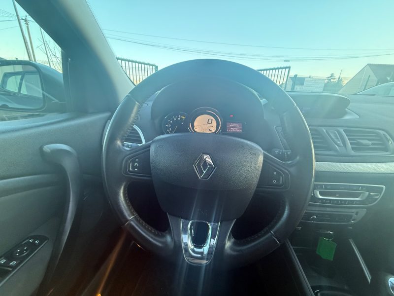 RENAULT MEGANE 3 PHASE 3 LIMITED TOIT OUVRANT 1.2I TCE - 16V TURBO 2015