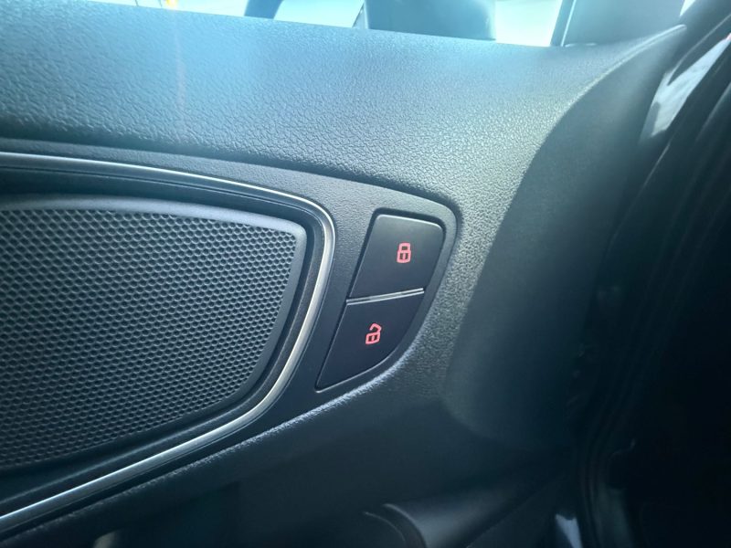 AUDI A1 S LINE 1.4 TFSI 185CV BOITE AUTOMATIQUE DSG7 TOIT OUVRANT 2013