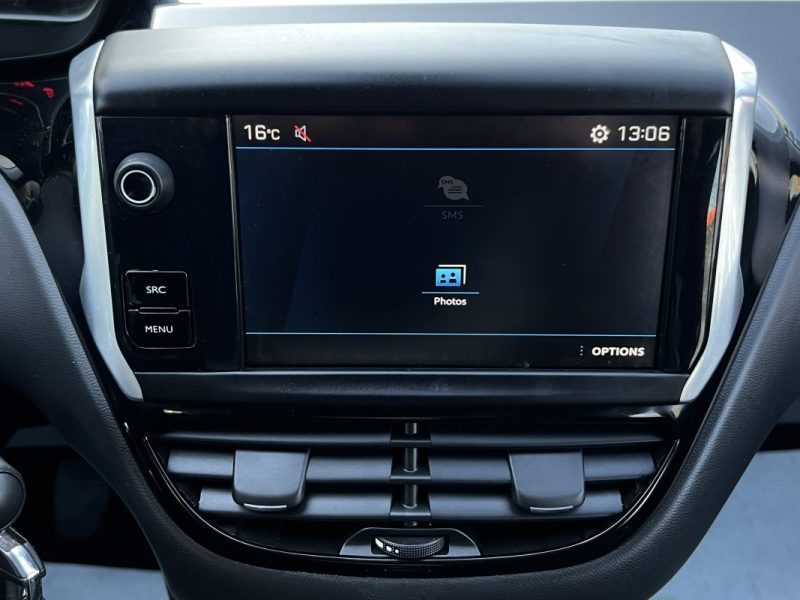 PEUGEOT 208 PHASE 2 SIGNATURE 1.2 82 Cv 5 PORTES / APPLE CARPLAY & ANDROID ECRAN GPS - GARANTIE 1 AN