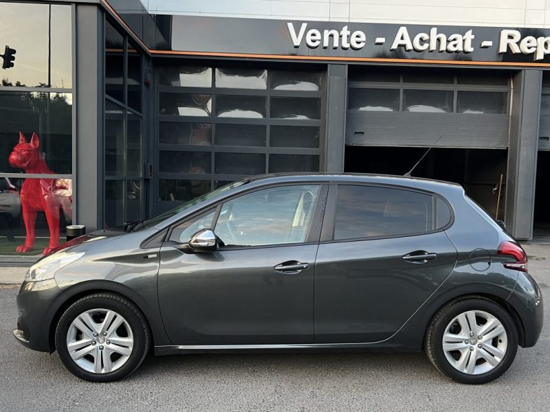 PEUGEOT 208 PHASE 2 SIGNATURE 1.2 82 Cv 5 PORTES / APPLE CARPLAY & ANDROID ECRAN GPS - GARANTIE 1 AN