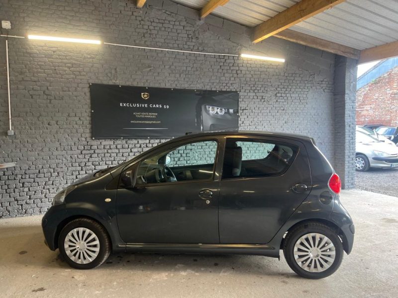 TOYOTA AYGO 1.4 HDI CONFORT 5P FAIBLE KILOMÉTRAGE  
