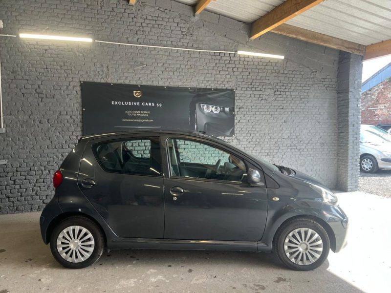 TOYOTA AYGO 1.4 HDI CONFORT 5P FAIBLE KILOMÉTRAGE  