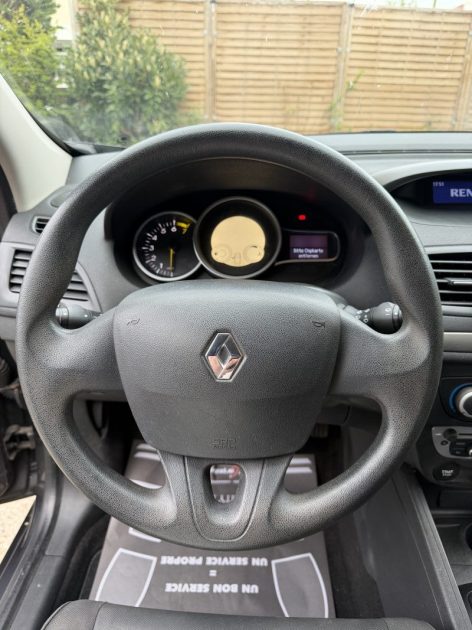 RENAULT MEGANE 1.6 JE T AIME 2012 - 50 800Kms - Distrib ok - Premier Main - Suivit RENAULT
