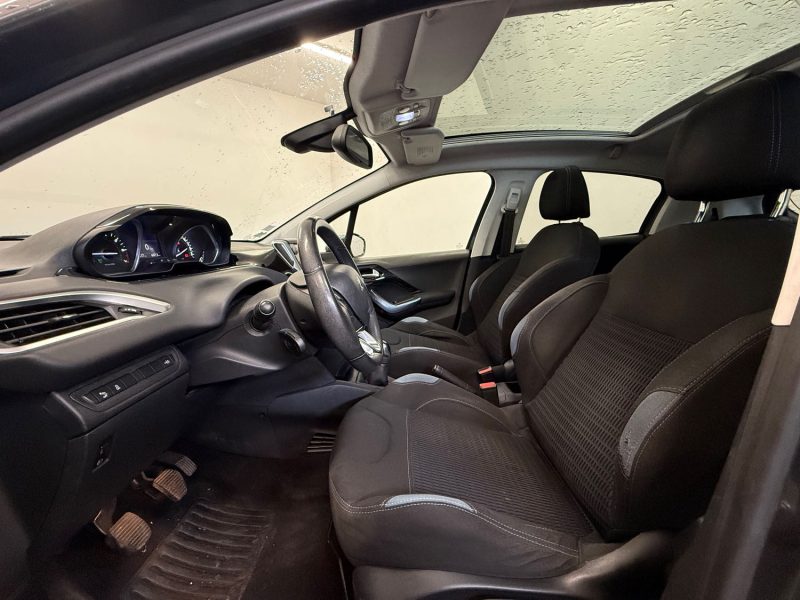 PEUGEOT 208 1.2 VTI 82 ALLURE - GARANTIE 12 MOIS - TOIT PANORAMIQUE 
