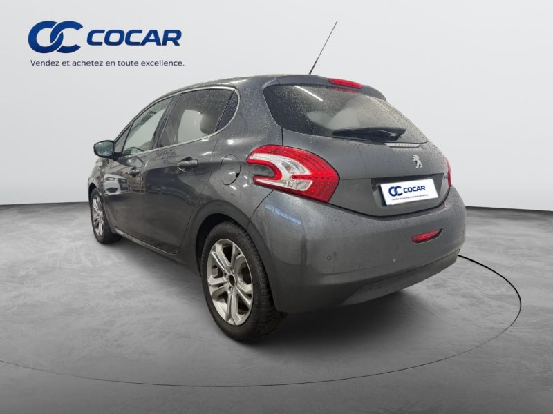 PEUGEOT 208 1.2 VTI 82 ALLURE - GARANTIE 12 MOIS - TOIT PANORAMIQUE 