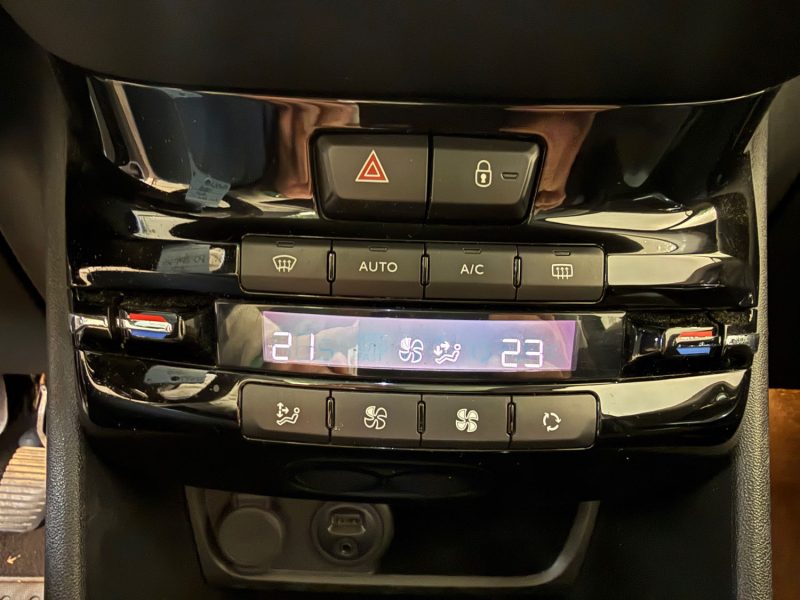 PEUGEOT 208 1.2 VTI 82 ALLURE - GARANTIE 12 MOIS - TOIT PANORAMIQUE 