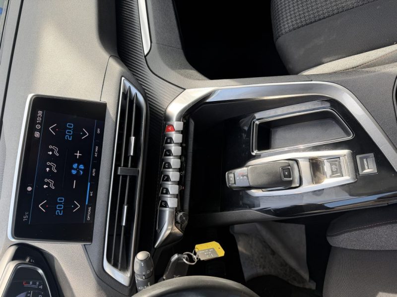 PEUGEOT 3008 SUV  1.5 BLUEHDI 130 2018