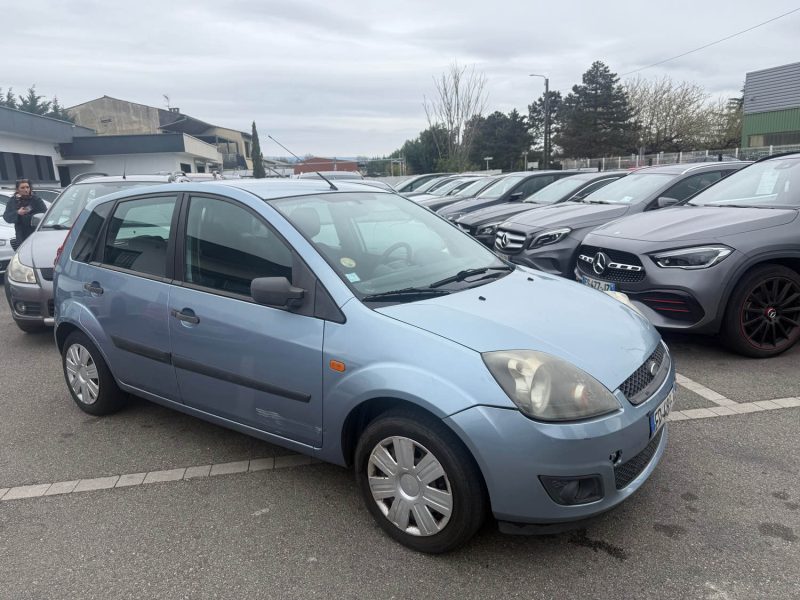 FORD FIESTA 1.4 TDCI 70CH CT OK 
