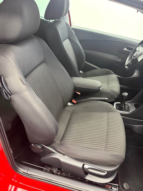 VOLKSWAGEN POLO 1.6 TDI 105 SPORTLINE 2010
