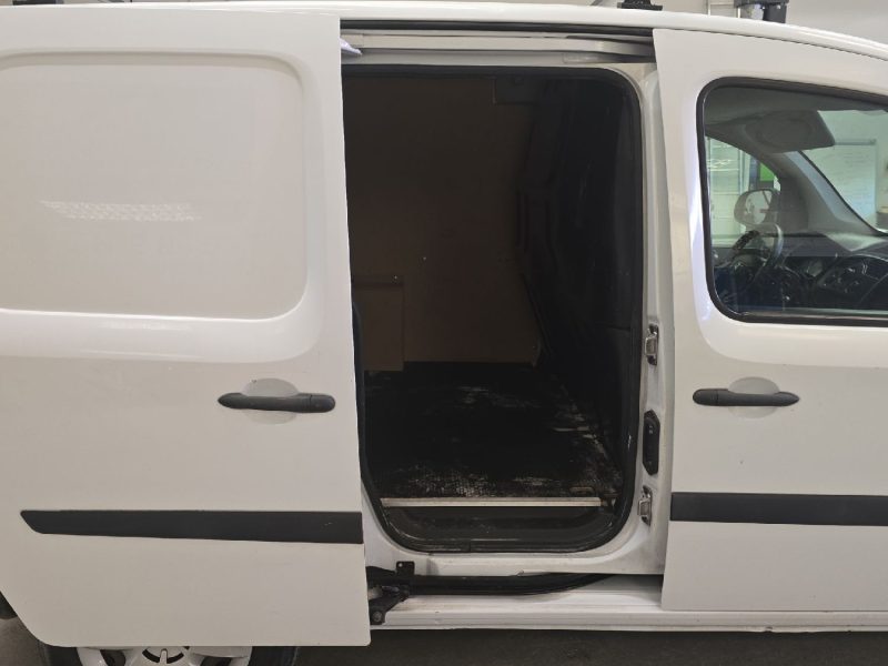 RENAULT KANGOO II 1.5 DCI 75CH * DISTRIBUTION NEUVE *.