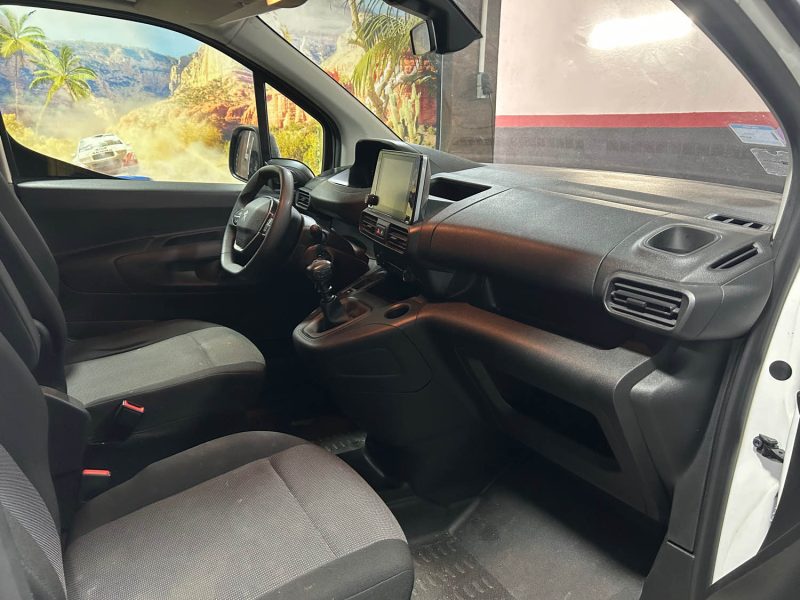 PEUGEOT PARTNER 3 M 650KG 110CH S&S PACK ASPHALT CONNECT 05/2022 PRIX HT : 6658€