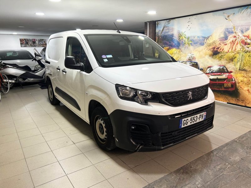 PEUGEOT PARTNER 3 M 650KG 110CH S&S PACK ASPHALT CONNECT 05/2022 PRIX HT : 6658€