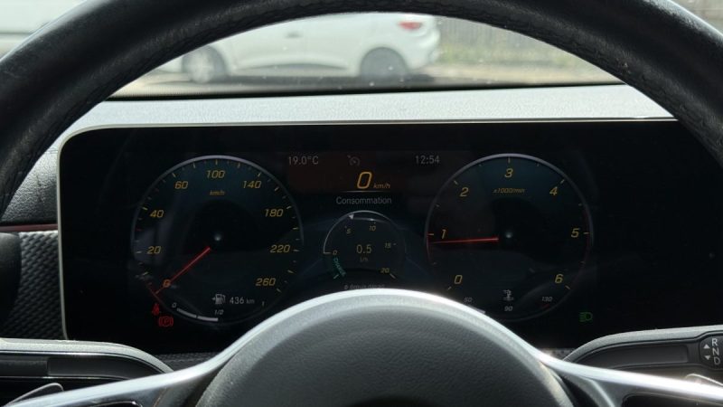 MERCEDES CLA 180 D 116CH BUSINESS LINE 7G-DCT 2019