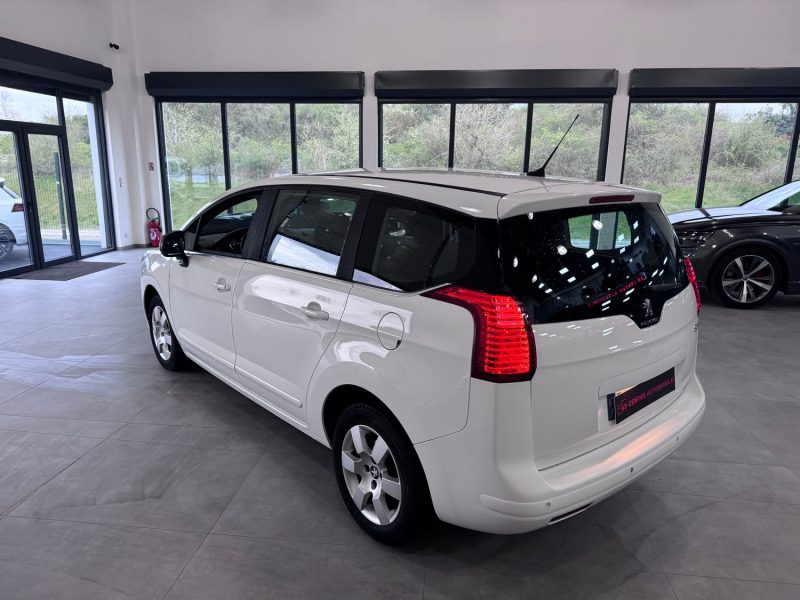 PEUGEOT 5008  1.6 HDI 115cv PHASE 2 ALLURE  /  7 PLACES / 1 ere MAIN