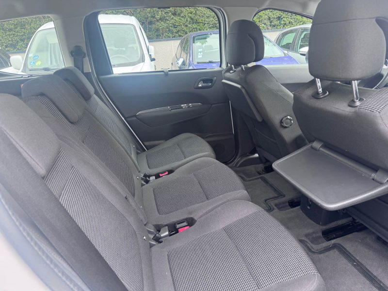 PEUGEOT 5008  1.6 HDI 115cv PHASE 2 ALLURE  /  7 PLACES / 1 ere MAIN