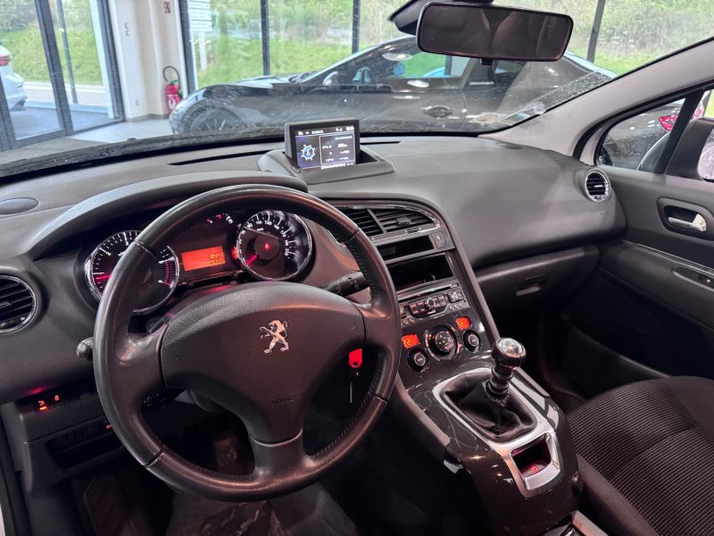 PEUGEOT 5008  1.6 HDI 115cv PHASE 2 ALLURE  /  7 PLACES / 1 ere MAIN