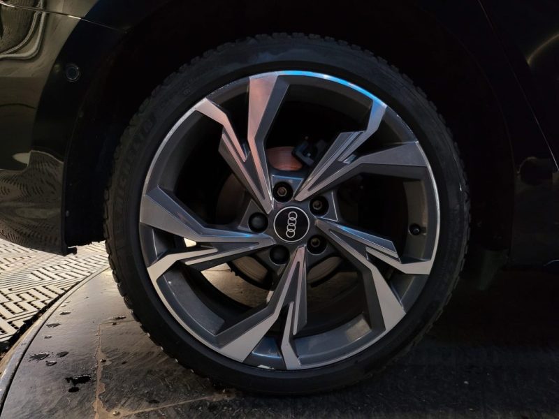 AUDI A3 SPORTBACK 30 TDi 116cv S-Line CARPLAY - VOLANT MEPLAT - CAMERA - FULL BLACK