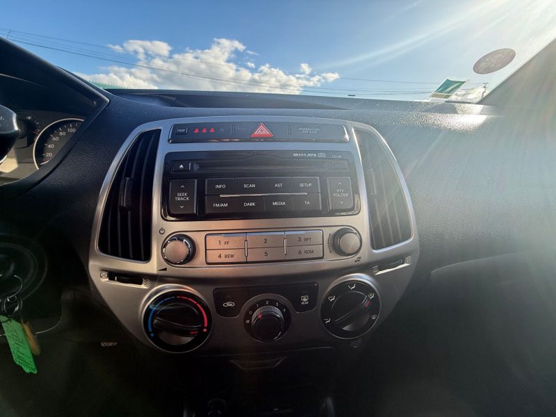 HYUNDAI I20 PHASE 2 1.2I - 16V 86CV 2013