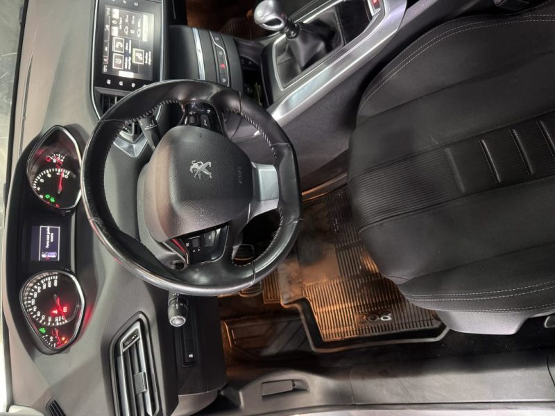 PEUGEOT 308 II 1.6 1598CM3 156CV  2013