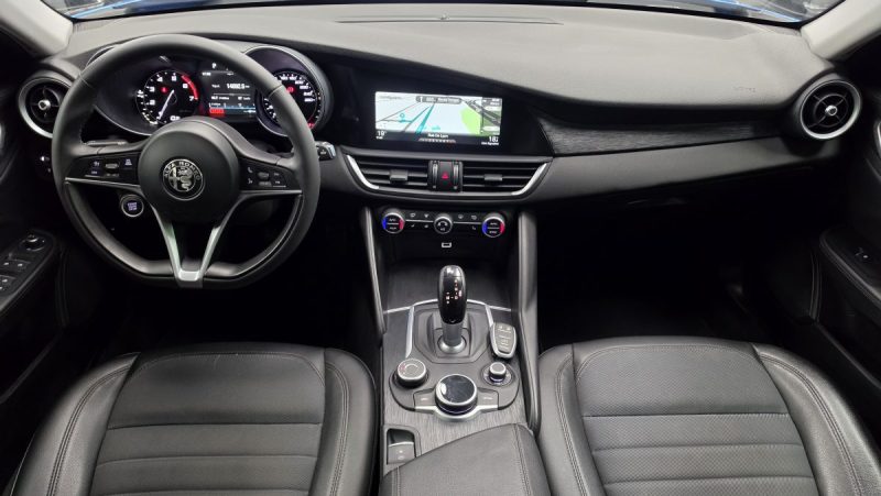 ALFA ROMEO GIULIA II 2.0 TB 200 SUPER AT8*1°Main*GPS*CUIR*