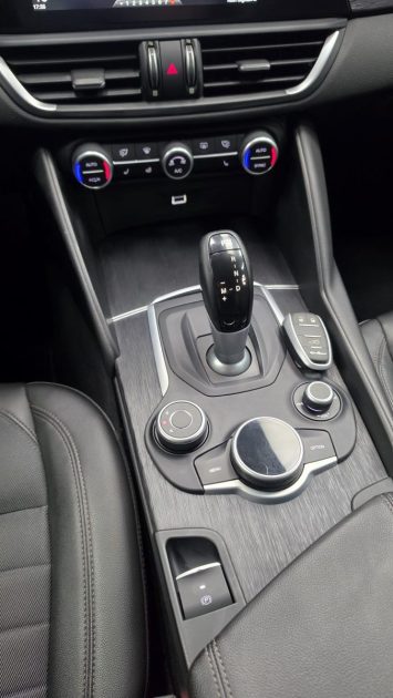 ALFA ROMEO GIULIA II 2.0 TB 200 SUPER AT8*1°Main*GPS*CUIR*