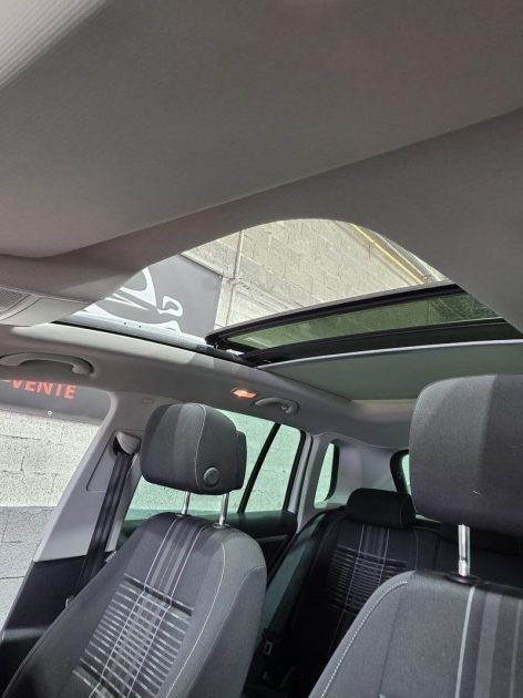 Superbe VW Tiguan 4x4 2L 150Ch, Finition Lounge, Boule d'Attelage, Toit Ouvrant, Carplay, Garantie