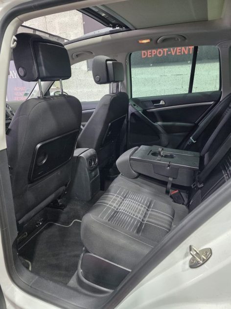 Superbe VW Tiguan 4x4 2L 150Ch, Finition Lounge, Boule d'Attelage, Toit Ouvrant, Carplay, Garantie