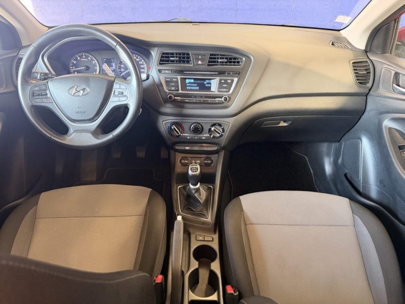 HYUNDAI i20 COUPE - 1.2L - 84 ch - BVM - IDEAL JEUNE PERMIS - REGULATEUR - CLIM - RADARS DE RECUL 