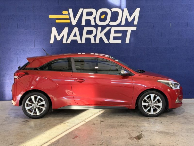 HYUNDAI i20 COUPE - 1.2L - 84 ch - BVM - IDEAL JEUNE PERMIS - REGULATEUR - CLIM - RADARS DE RECUL 