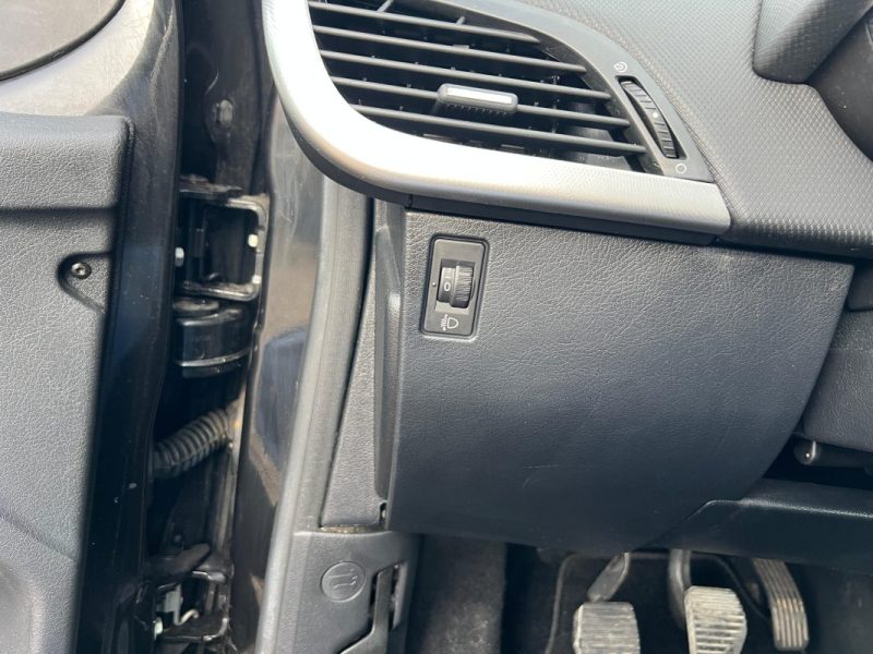 PEUGEOT 207 1.6 HDi 110 ch SPORT 3P
