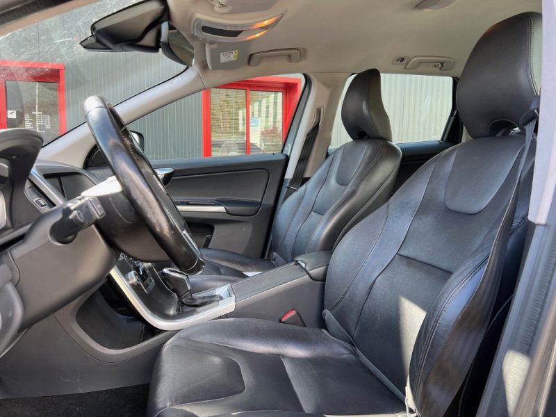VOLVO XC60 D3 150CH MOMENTUM BUSINESS / GARANTIE 3/12 MOIS