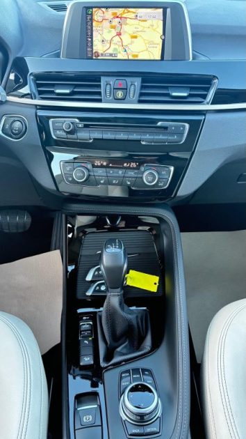 BMW X1 18d xDrive 150ch Business Design 1ere Main