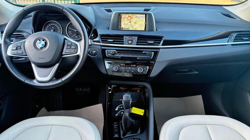 BMW X1 18d xDrive 150ch Business Design 1ere Main