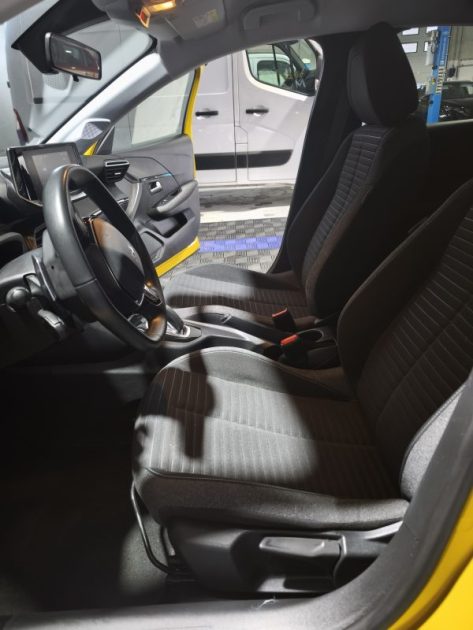 PEUGEOT 208  1.2 100 Cv ALLURE EAT8 BOITE AUTOMATIQUE