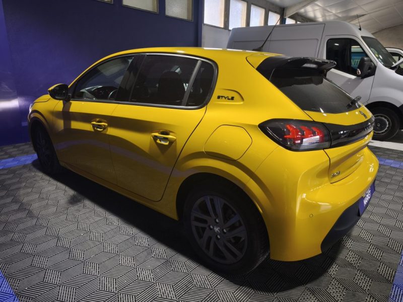 PEUGEOT 208  1.2 100 Cv ALLURE EAT8 BOITE AUTOMATIQUE