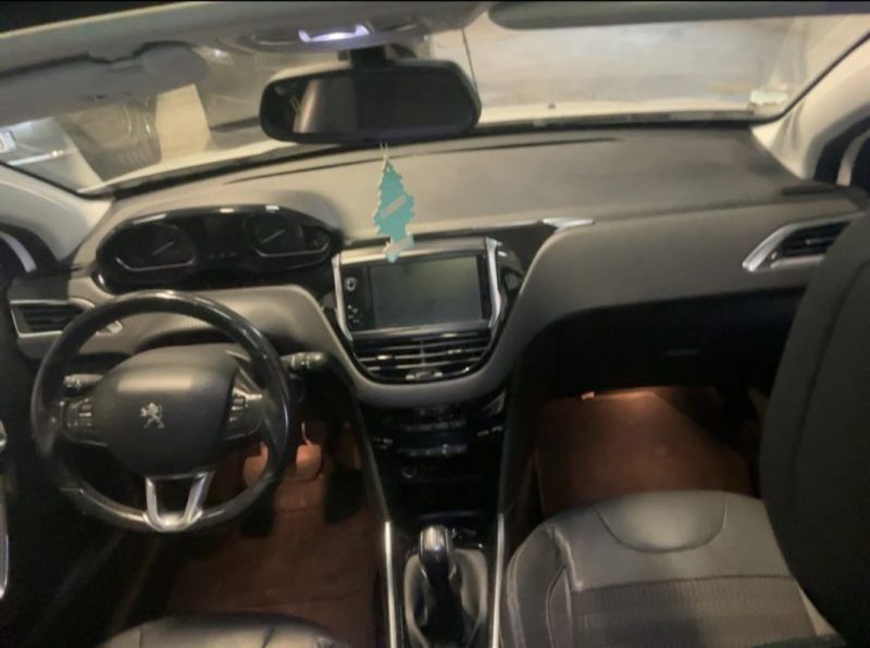 PEUGEOT 2008 1.6 E-HDI92 ALLURE