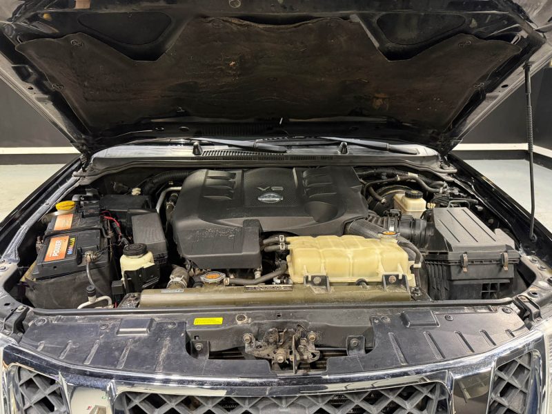 NISSAN NAVARA PICK-UP 3.0 V6 DCI DOUBLE CAB LE 4X4 LB 2013
