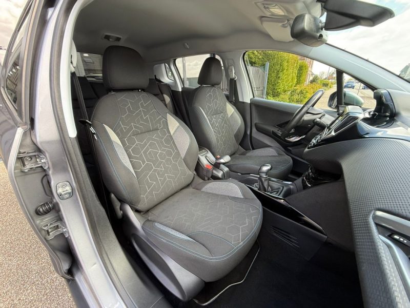 Peugeot 2008 1.5 e-HDi 100Ch S&S Signature