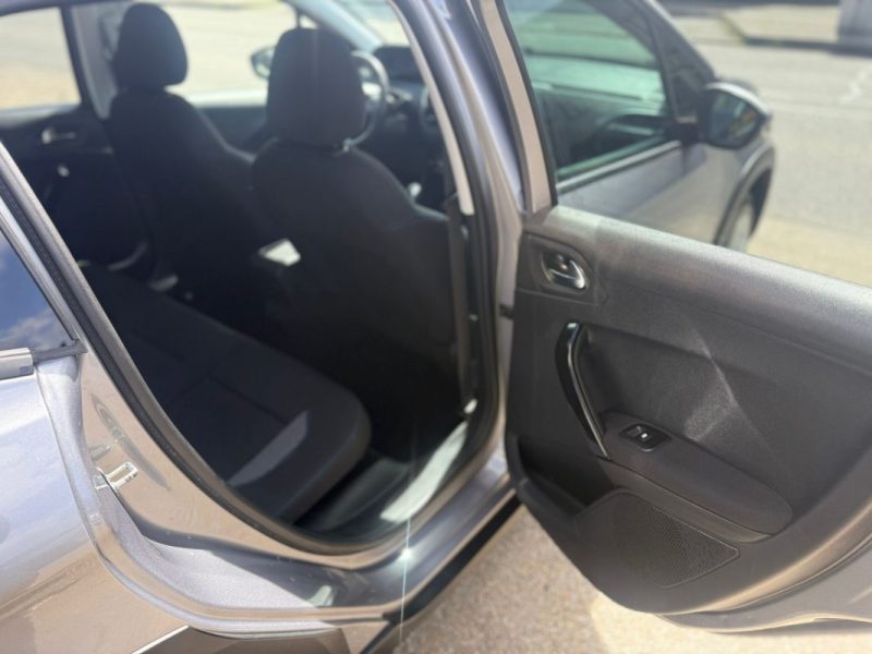 Peugeot 2008 1.5 e-HDi 100Ch S&S Signature