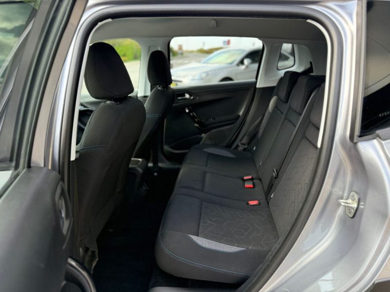 Peugeot 2008 1.5 e-HDi 100Ch S&S Signature