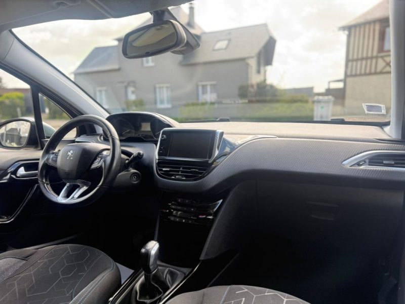 Peugeot 2008 1.5 e-HDi 100Ch S&S Signature