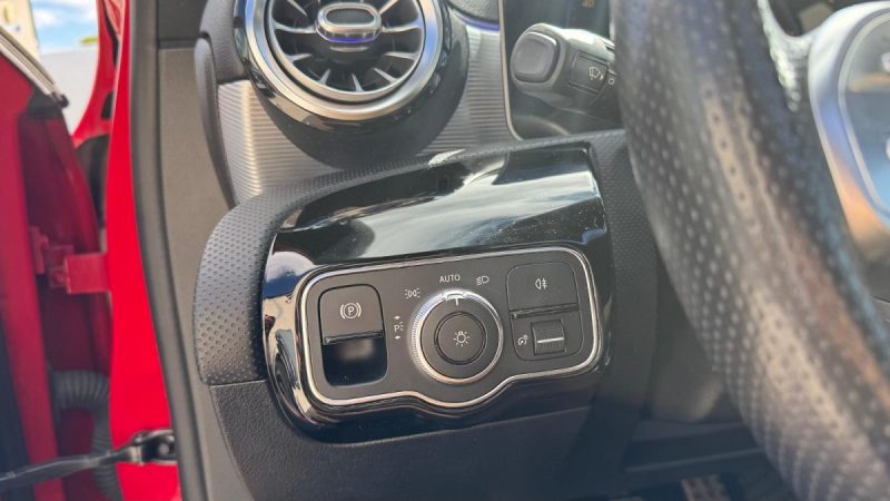 MERCEDES CLASSE A 180 136CH AMG LINE 2019 TOIT OUVRANT 